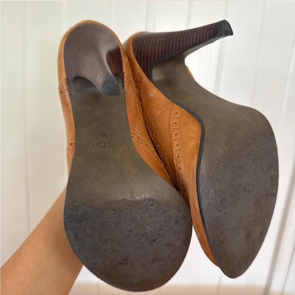 Aldo Brogue Heels - Picture 3 of 4